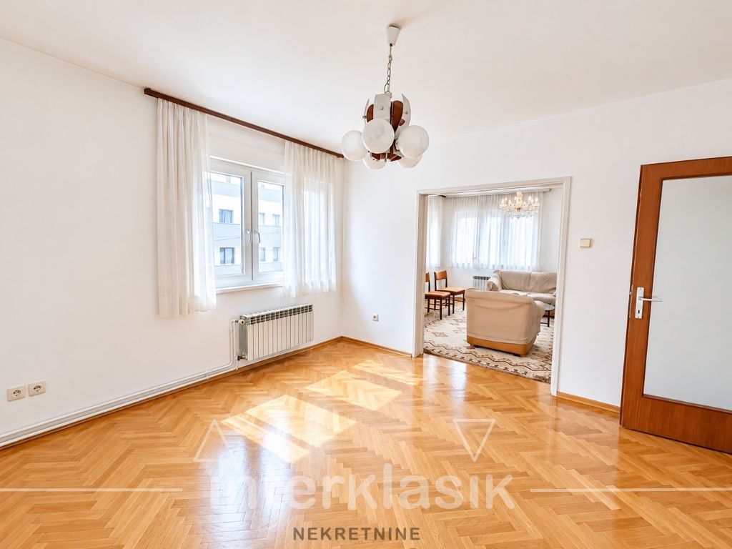 Prodaja, stan, Gornja Dubrava, 142 m2, 6 soba, 2 etaže, garaža