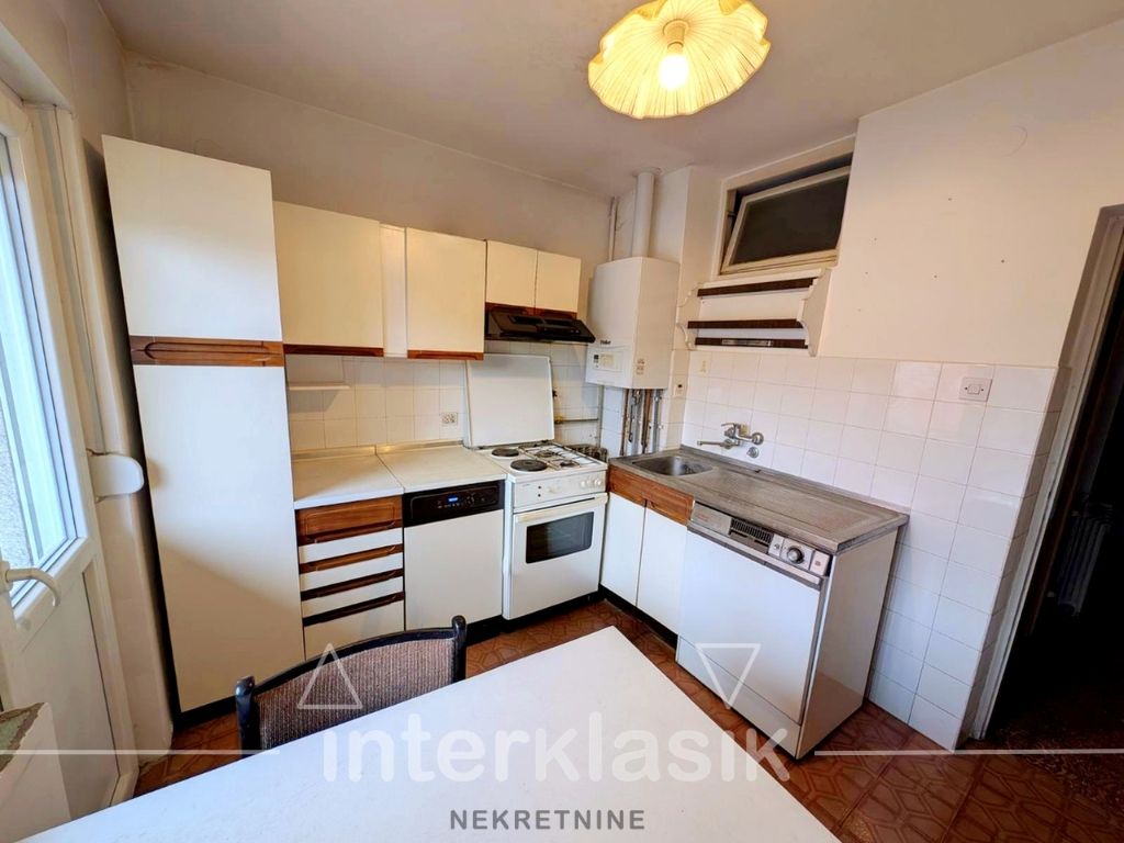 Prodaja, stan, Gornja Dubrava, 142 m2, 6 soba, 2 etaže, garaža