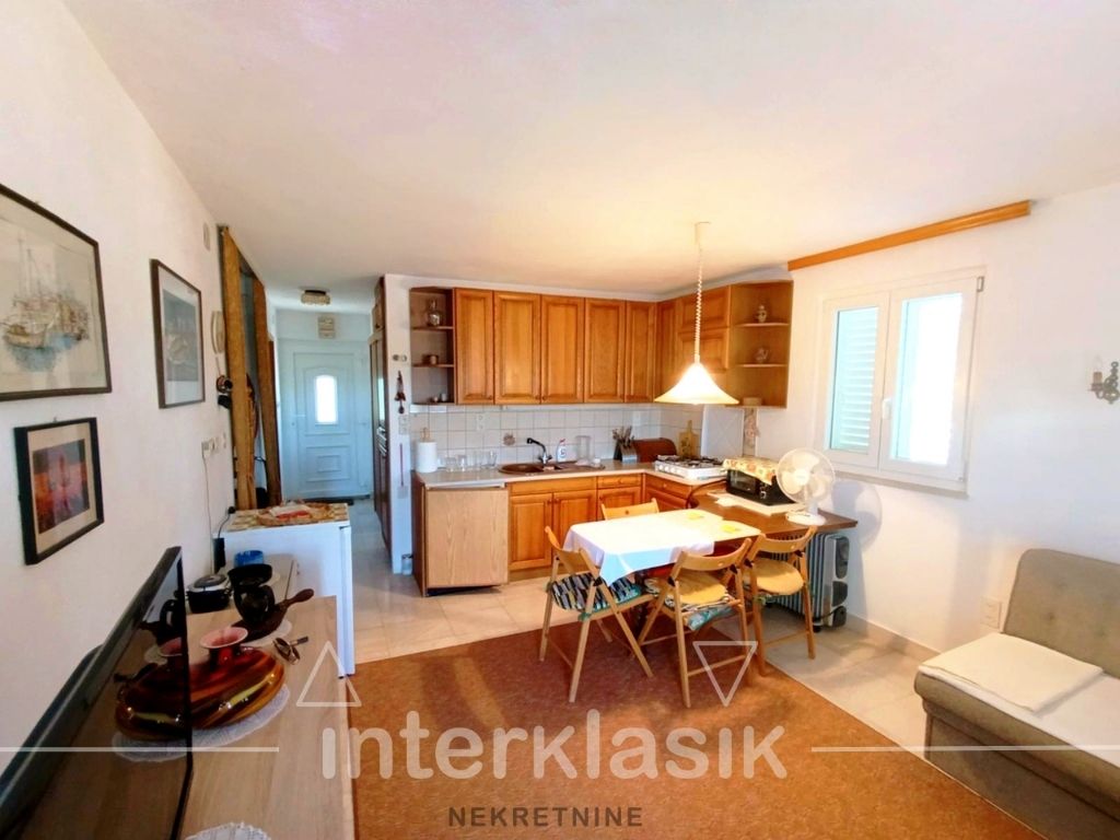 Prodaja, Milna, apartman, boravak + 2 sobe, terasa, prekrasan pogled