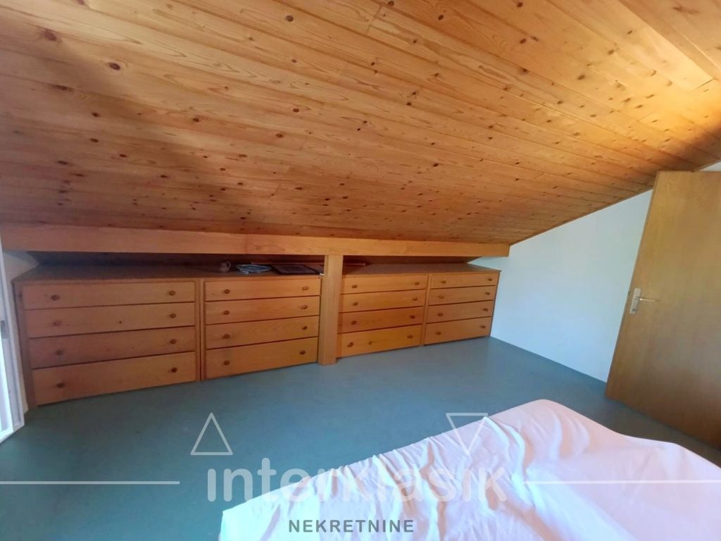 Prodaja, Milna, apartman, boravak + 2 sobe, terasa, prekrasan pogled