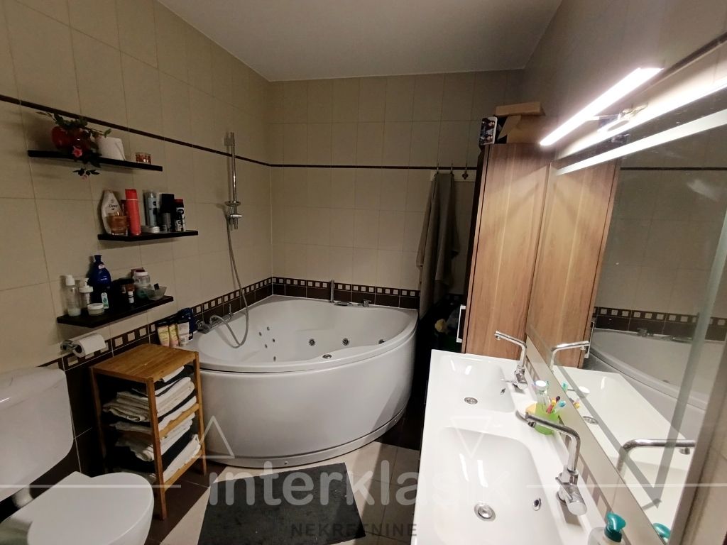 Prodaja, prekrasan 4 sobni stan, Gorice, 100 m2, vrt