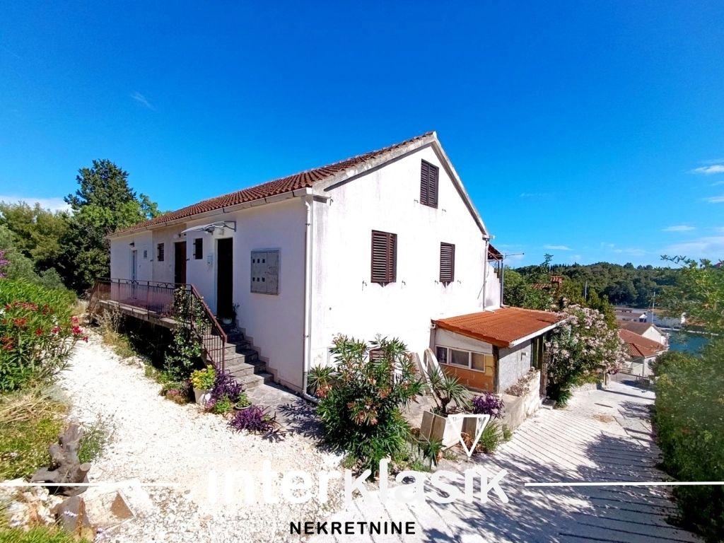 Prodaja, Milna, apartman, boravak + 2 sobe, terasa, prekrasan pogled