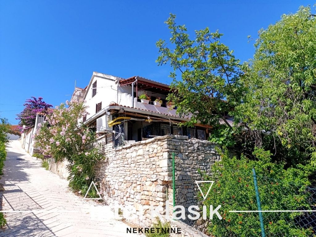 Prodaja, Milna, apartman, boravak + 2 sobe, terasa, prekrasan pogled