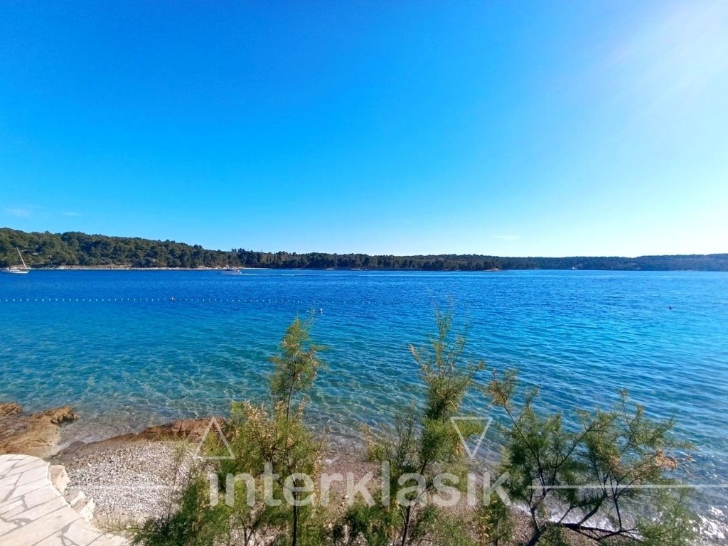 Prodaja, Milna, apartman, boravak + 2 sobe, terasa, prekrasan pogled