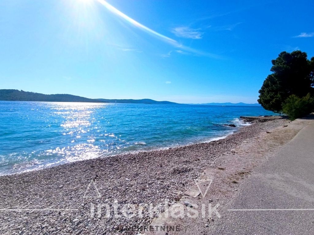 Prodaja, Milna, apartman, boravak + 2 sobe, terasa, prekrasan pogled