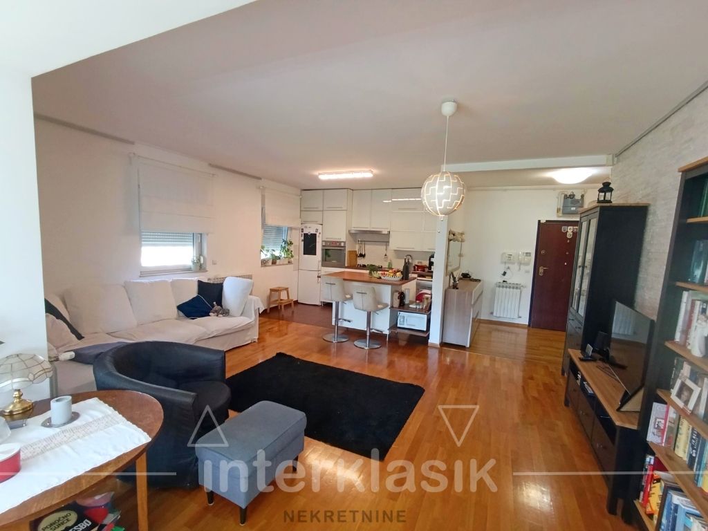 Prodaja, prekrasan 4 sobni stan, Gorice, 100 m2, vrt