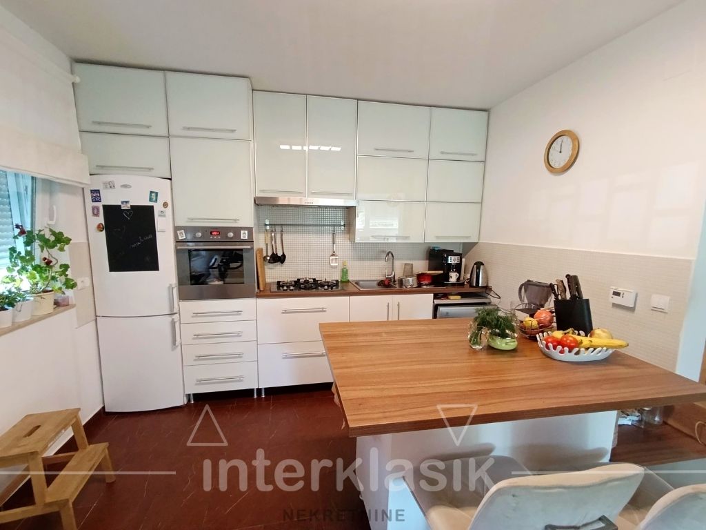 Prodaja, prekrasan 4 sobni stan, Gorice, 100 m2, vrt