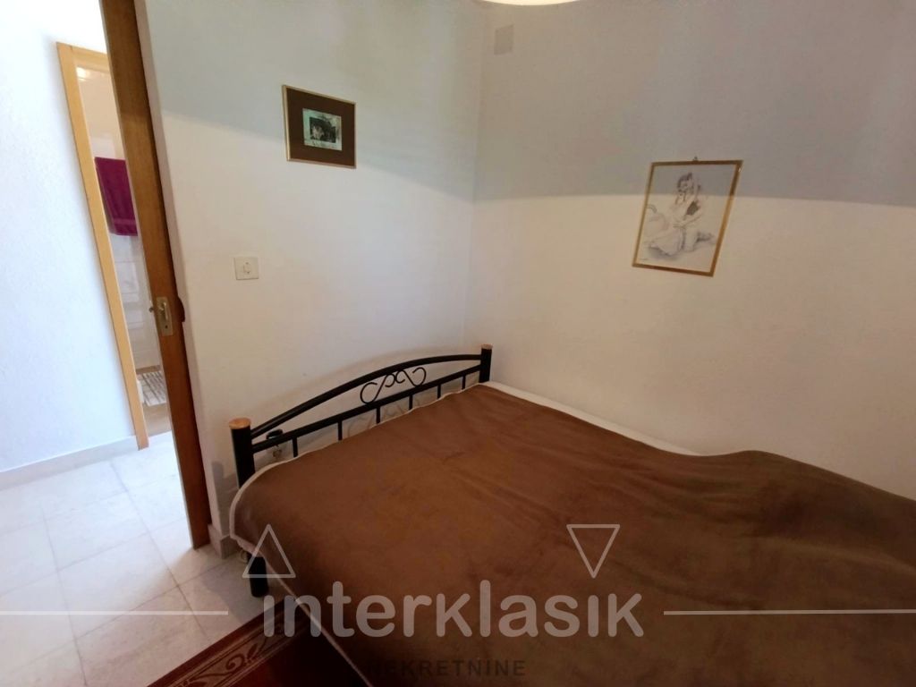 Prodaja, Milna, apartman, boravak + 2 sobe, terasa, prekrasan pogled
